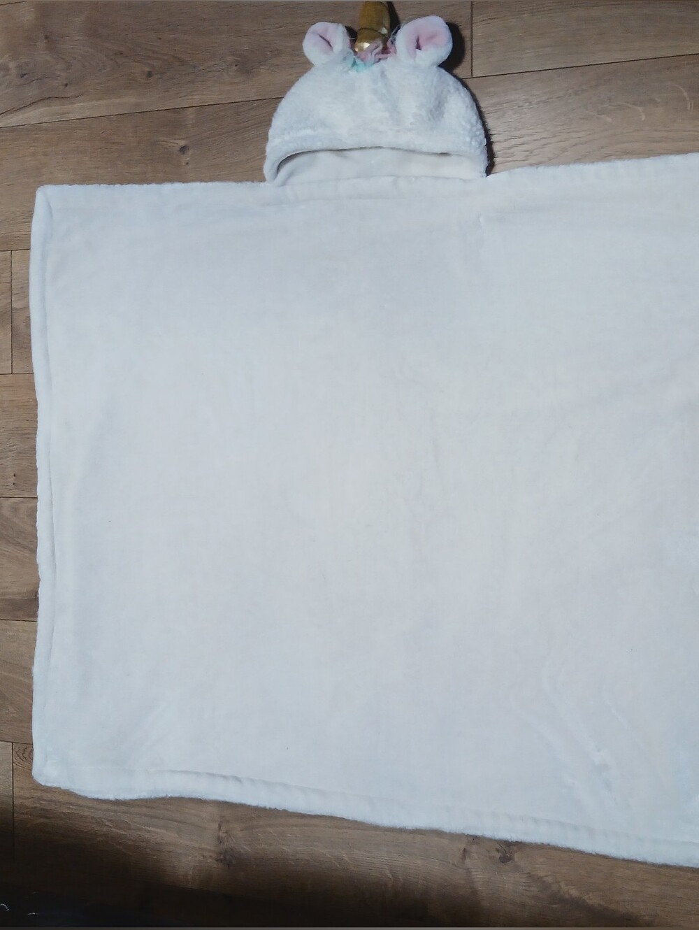 Plush White Kids Blanket With Unicorn Hood